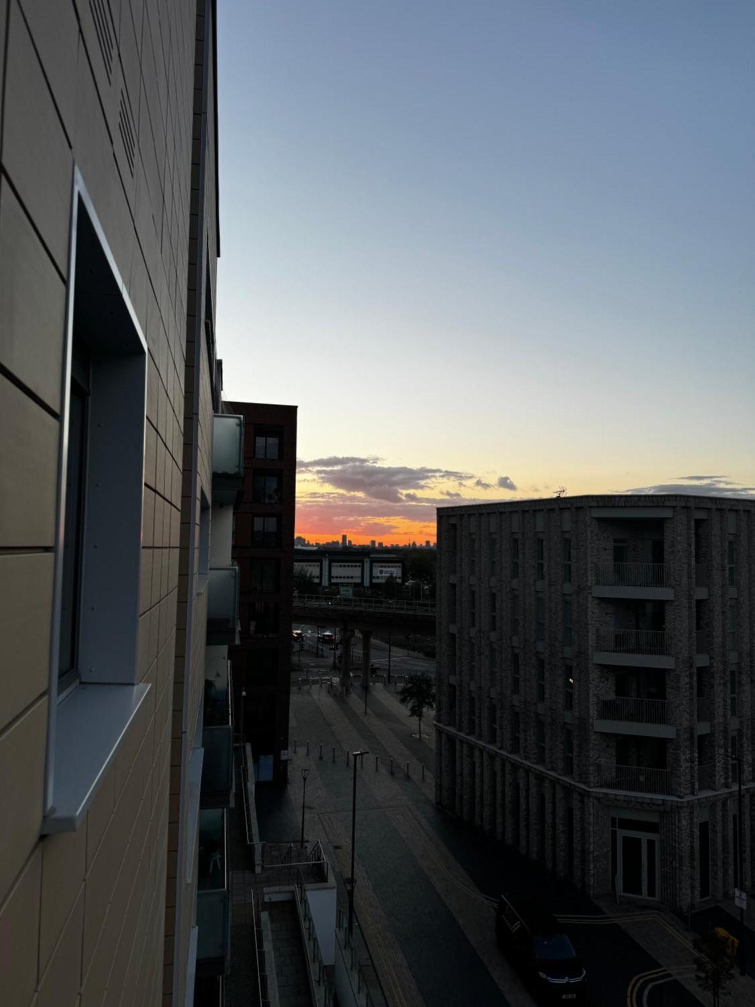 Entire Luxurious River Side 1 Bedroom Flat East Excel Airport Appartamento Londra