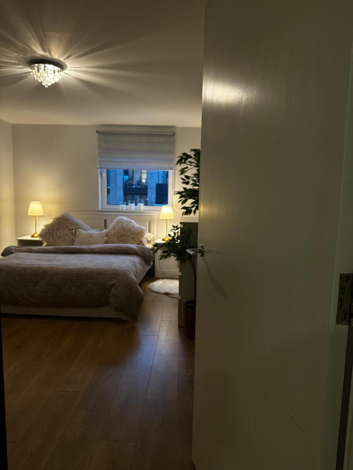 Apartament Entire Luxurious River Side 1 Bedroom Flat East Excel Airport
